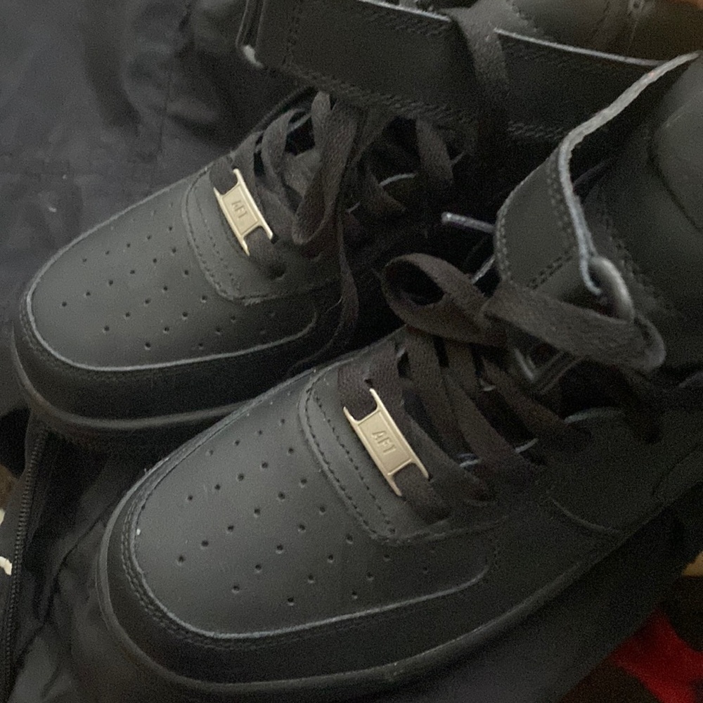 FAKE high top nike shoes